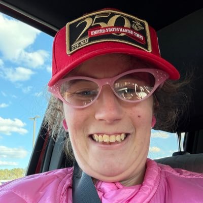 sarahthemanage1's profile picture. For God so loved the world for his only begotten son glory to the God our father also be Happy as well