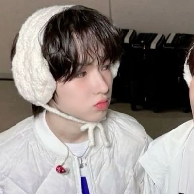 nobuusk's profile picture. ㅤ  ㅤ                  แค่โอเมก้า  |  (⁠╥⁠﹏⁠╥⁠)