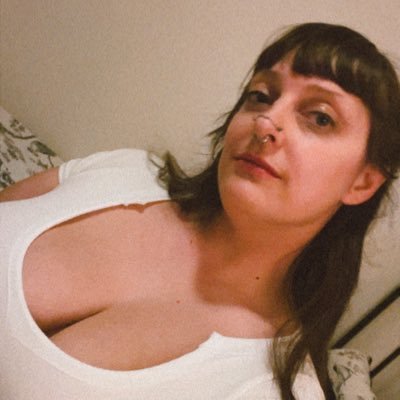 proserpinah's profile picture. ♡Evelyn♡ 28 • Aries ☼ Pisces ☾ Leo ↑ • 69” • hot mid• emo gatekeeper copypasta • @george47282