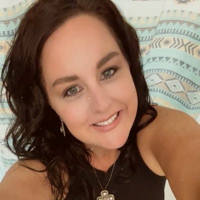 Shannoneliz4's profile picture. 