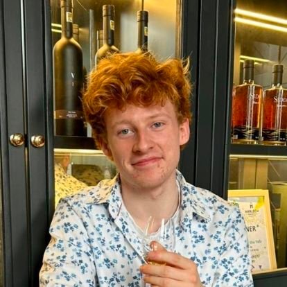 StubbsTenniel's profile picture. Typical Student 🌹