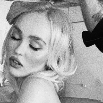 divinerusalka's profile picture. the world is my oyster and i'm the only girl ❦