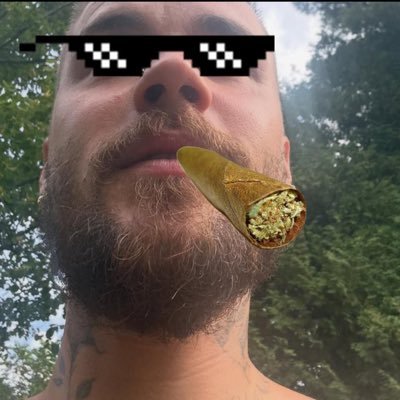 we1rdbitch's profile picture. I don’t feel the safest but I feel gracious ~future🤷‍♀️!!