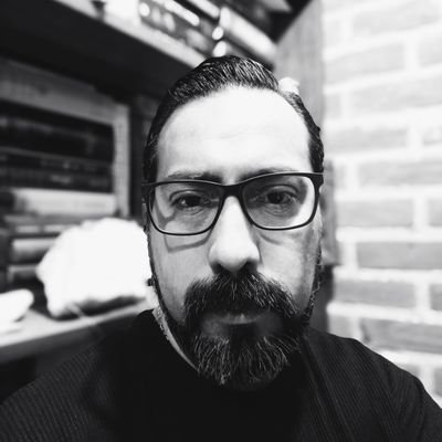 Anthon_'s profile picture. Amator vitae. Amator boni.
#Ajedrez #Padre #Love #Chess #pedagogia #Ntics #Libros
Mi familia lo es todo.