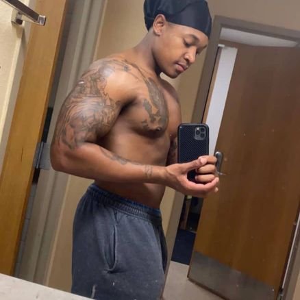 TomsJames440699's profile picture. 