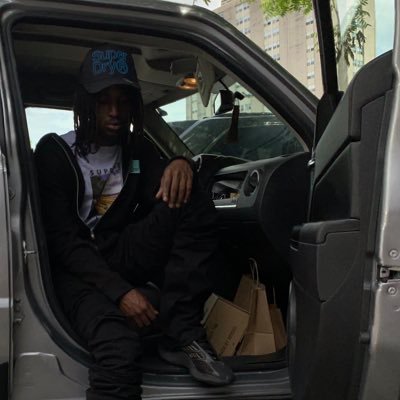 dxveb's profile picture. Of course #TheQBLecturer #NEPats