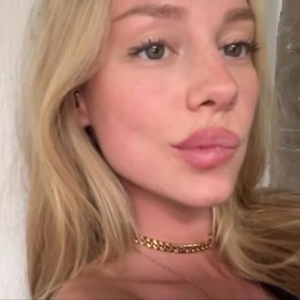 retvzfcb's profile picture. ㅤㅤㅤㅤㅤ    ㅤㅤsempre haverá uma luz que te guia.