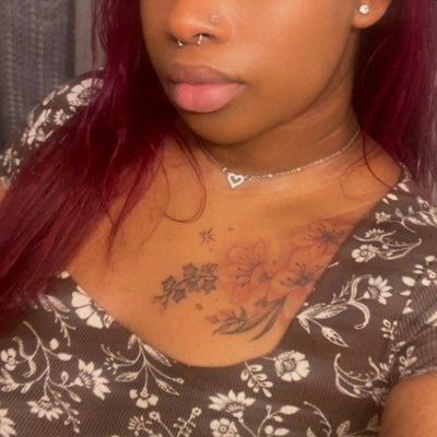 essi2muuch's profile picture. All dat and more. 🇳🇬 if you know me mind the business that pays you..we grown chill. 🙄