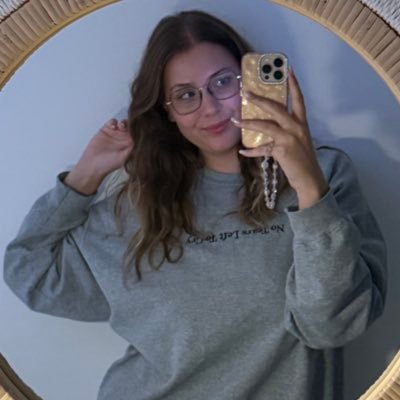 disney_loise's profile picture. twenty three yo libra girl | magicmaker at disneyland paris