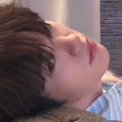 withjinyoung922's profile picture. 