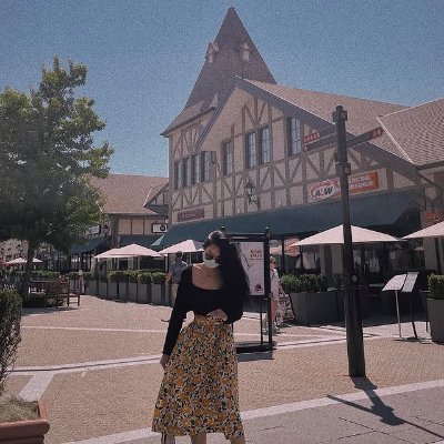 Luna85232819's profile picture. 🧘‍♀️ I enjoy yoga and running 🏃‍♀️, and I prioritise my physical and mental health.
📚 I love reading and enjoy spending time alone ☀️, focusing on self-growt