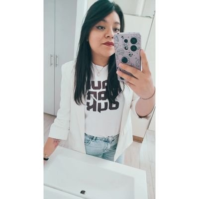 _MaryMontes's profile picture. 𝑴𝒖𝒔𝒊𝒄 𝒄𝒂𝒏 𝒕𝒆𝒍𝒍 𝒔𝒕𝒐𝒓𝒊𝒆𝒔, 𝒘𝒆 𝒄𝒂𝒏𝒏𝒐𝒕 𝒆𝒙𝒑𝒓𝒆𝒔𝒔 𝒘𝒊𝒕𝒉 𝒘𝒐𝒓𝒅𝒔 - 𝑷𝒂𝒖𝒍 𝒗𝒂𝒏 𝑫𝒚𝒌. 💫🎶| 𝐏𝐞𝐥𝐮𝐳𝐨 🐾🤍 | 𝟮𝟭&𝟮𝟮 💍