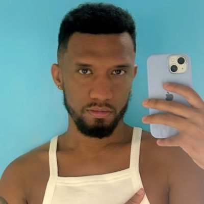 lashondinha's profile picture. 99% of the time: Kelly Rowland or Real Housewives.