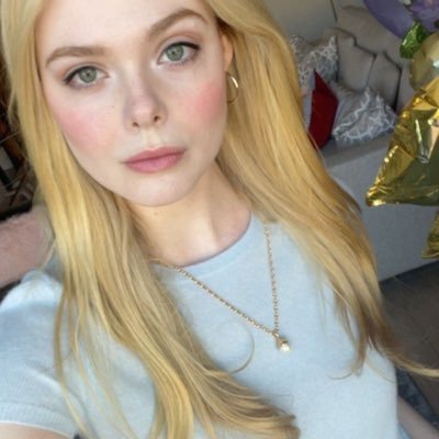 st0nefilms's profile picture. gosto de livros e do cinema tcheco