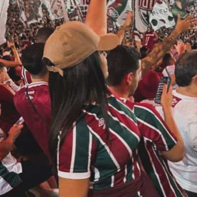 Jenni_Flu's profile picture. Só Fluminense, futebol e praia 🇭🇺⚽️🌞 ⚠️Meu perfil NÃO é democrático, ñ venham discordar do que eu posto meu perfil é uma monarquia e a rainha sou EU😘