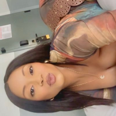 funsized411's profile picture. Albert Einstein. I talk a lot of shit, you’ll love it here 🦋 #TarHeels🐏 #EightyAte✭ #Bronsexual 💜💛 #RnBMami🎶