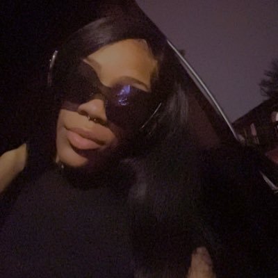 tycynthiaaa's profile picture. realest eva 🐦‍⬛ 1of1. #pharmtech 💊 #Varsi 🖤🕊️