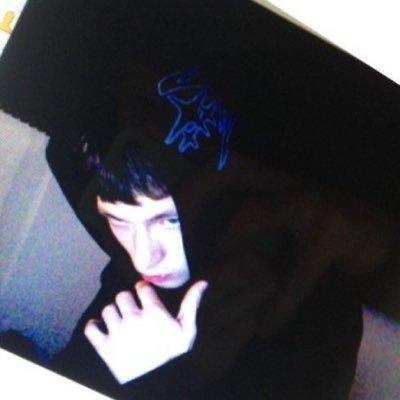 1missery's profile picture. sarcastico, exagerado y jim morrison lover