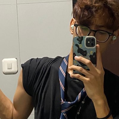 adrianskel's profile picture. a little messy, even when it’s hard