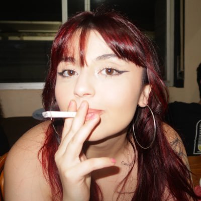 cupnoodlesspicy's profile picture. clubber, analógica e colorada. também new wave.