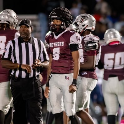 jaywashingt0n8's profile picture. class of 2027/qb 6’0 160lbs maplewood hs #8