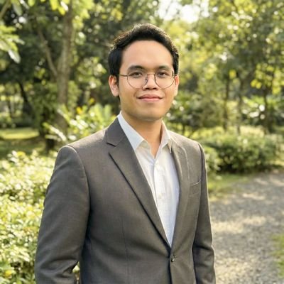 adzimme_'s profile picture. Corporate slave.