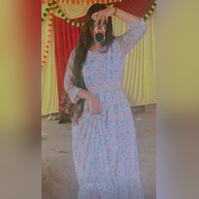 me__himanshi's profile picture. Ugly ✌🏻