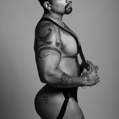 ElTIGREDIAZ999's profile picture. 🧛🏿‍♂️🦇🐺Normal casual y un poquito acelerado !!!…….pansexual…yo siempre 🍓🥦🍆🍌🍊🍑🍓coma frutas y verduras🐺🐺🐺Peludofrendy😝ASPEROS AKI ES!!!!!😈