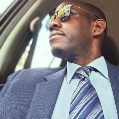 thegodbanker's profile picture. Analyste financier | Consultant | Tweets & RTS sur 🌍📊📚