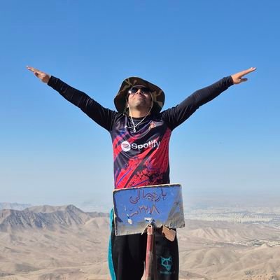 Mk_dir98's profile picture. پیش به سوی آزادی|
یکی (کَرم) هست و هیچ کس نیز جز او|
صفحه هواداری و غیر رسمی مهدی کرمی|
برای هماهنگی تبلیغات به دایرکت مراجعه کنید.