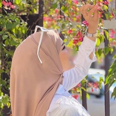 1mmyrr's profile picture. لايوجد ثراء أعظم من عزة النفس 🌹 ولا يوجد جمال يفوق فتنة الروح 🌹
