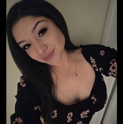 DreeamReaper's profile picture. What's up, chicken butt? 🐣 | Mama of ✌🏻