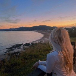 iymtw1191's profile picture. I’m learning to love the sound of my feet walking away from things not meant for me.