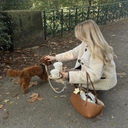 xpgpq72722's profile picture. Sassy, classy and a bit smart-assy.