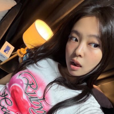 9ulovejenn1e's profile picture. 