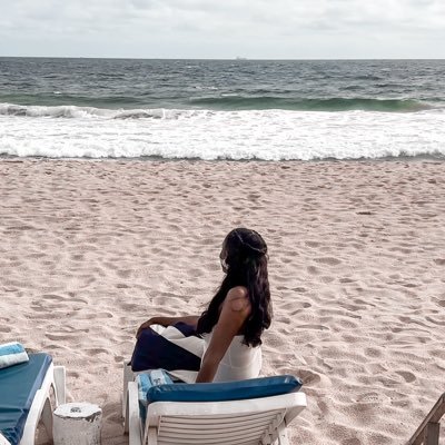 _desua_'s profile picture. Tired.