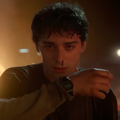 vibestranges's profile picture. 