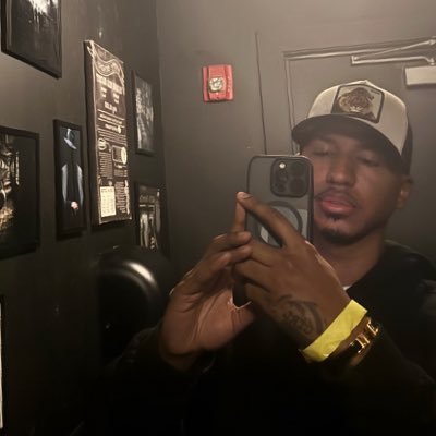 maxxwolffe's profile picture. 