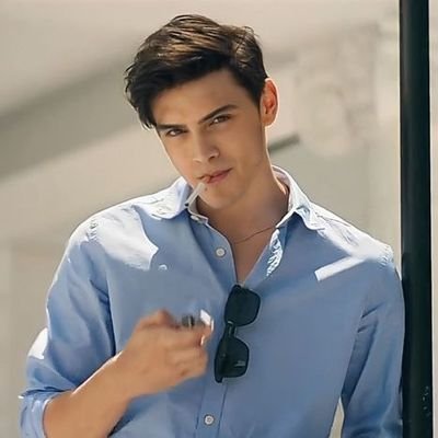 decode_hu___'s profile picture. 🥀 Lost in thoughts, found in shadows