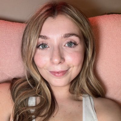 Shiraahere's profile picture. Too spicy for your timeline… the real fun starts down there.👇