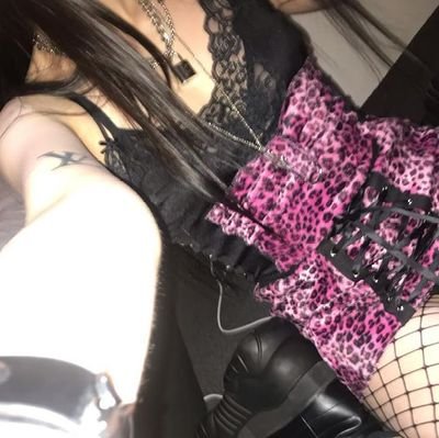 zombylers's profile picture. 18, she/her/hers