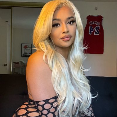 selenasofine's profile picture. You finally found me 💗 18+ ONLY main @selenasofire 😈