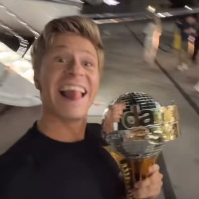 flickerfields's profile picture. niall horan and robert irwin lovebot