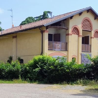 GullyHome's profile picture. Una casa, un birichino di 45 anni ed un gatto. 
Vita reale tra la passione per la finanza, cucina e un po' di pepe...ma senza mai esagerare!