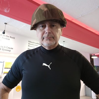 ognibonus's profile picture. «Disegno gente stanca mentre anch’io sono stanco.»