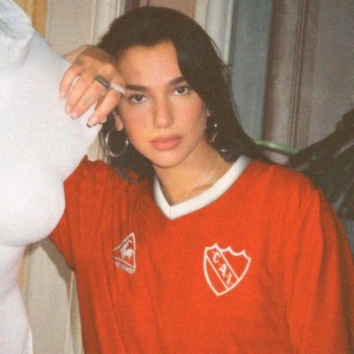 gunnerscai's profile picture. dua lipa religión