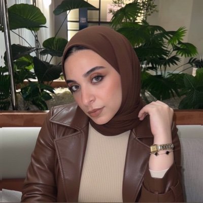 fewdoseofnour's profile picture. Your smile is MY PRIORITY so guess WHO AM I ?!🦷