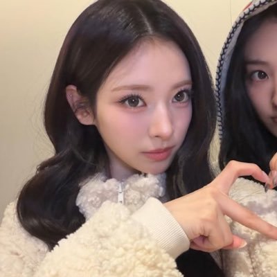 1uvunoo's profile picture. 먼길을다시돌아간다해도난여전히재현일테니까♡