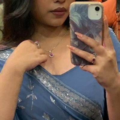 santoor_m0m's profile picture. Viratian 👑| Neither right nor left | Spreading Unity Across India