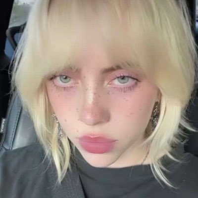 bettrhurry's profile picture. be a lover, choose love 🪩